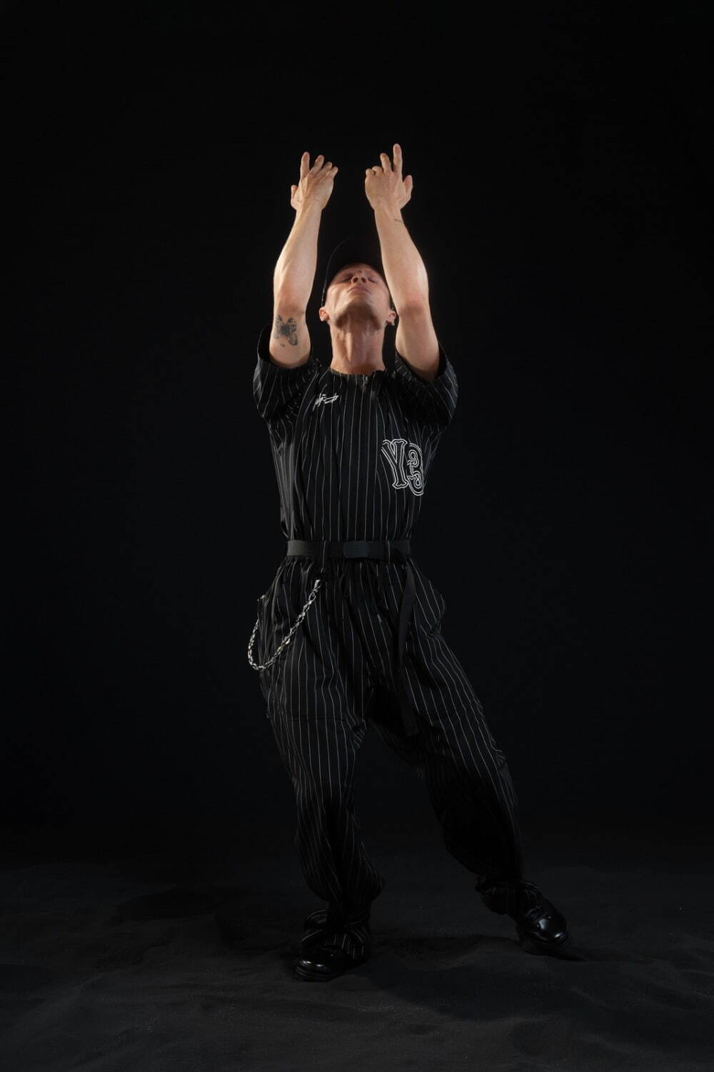 Y-3 2026年春夏コレクション、身体の躍動と変化が繋ぐファッションとスポーツ｜写真30