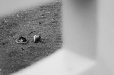 諦観から始まる希望の音楽──colormal『夜に交じる人たち』