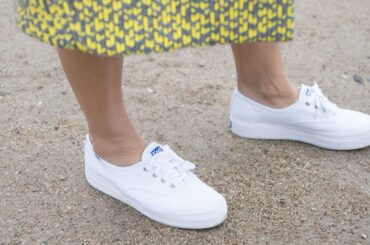 「ケッズ（Keds ）」再ブーム到来！　100年愛され続けるシンプルスニーカーの魅力| トレンドファッション | FASHION