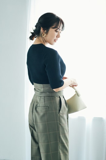 ずっと必死にコンプレックスを隠そうとしてきたけれど。勇気を出して「無理しない自分」をさらけ出したら仕事もファッションも心から楽しめるようになった【磯山さやかさん】_img5