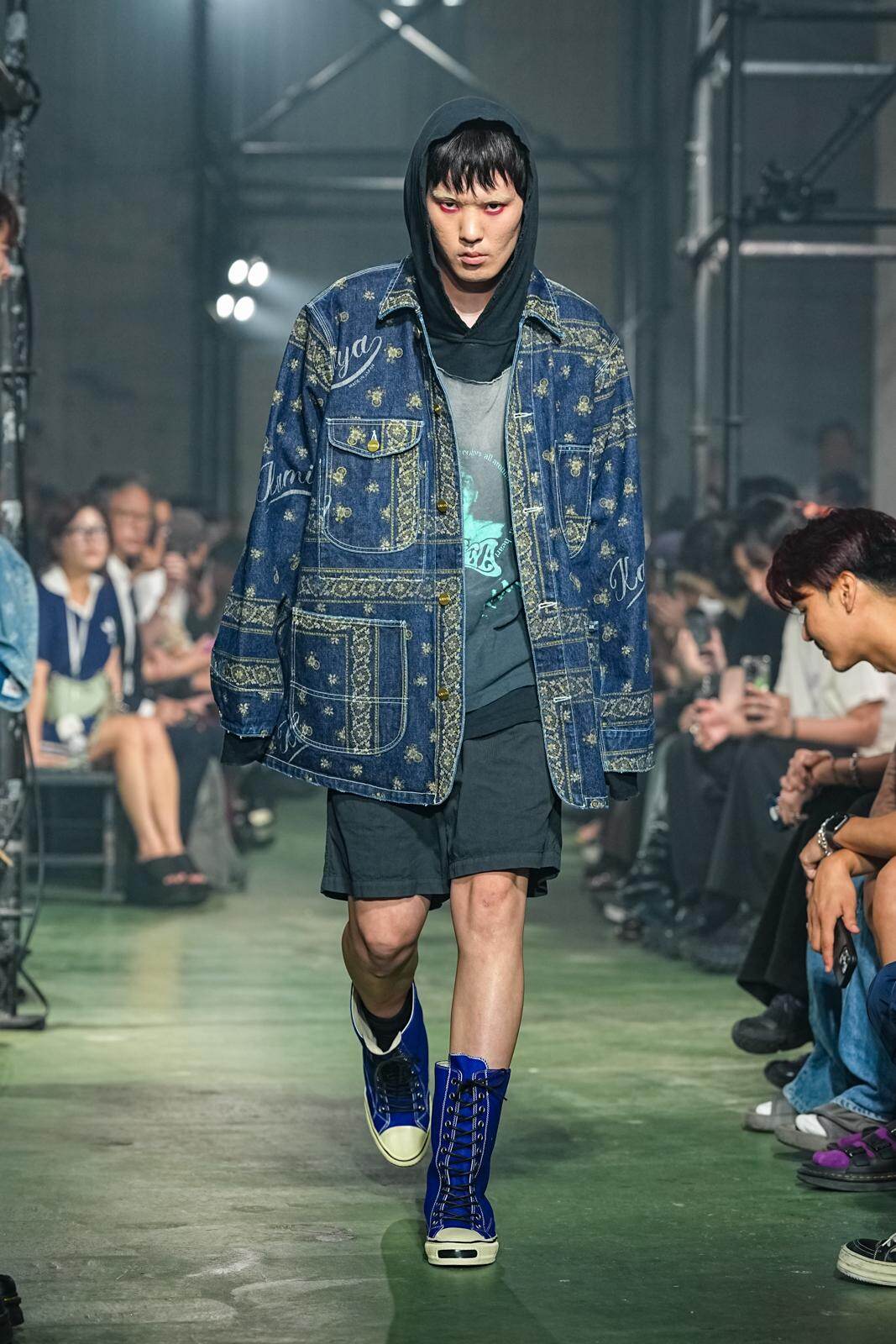 カミヤ 2026年春夏コレクション - 軽快なリズムに身を委ねて｜写真23