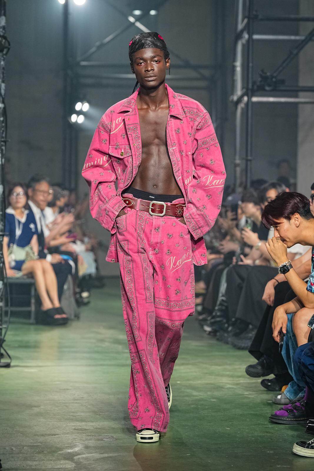 カミヤ 2026年春夏コレクション - 軽快なリズムに身を委ねて｜写真38