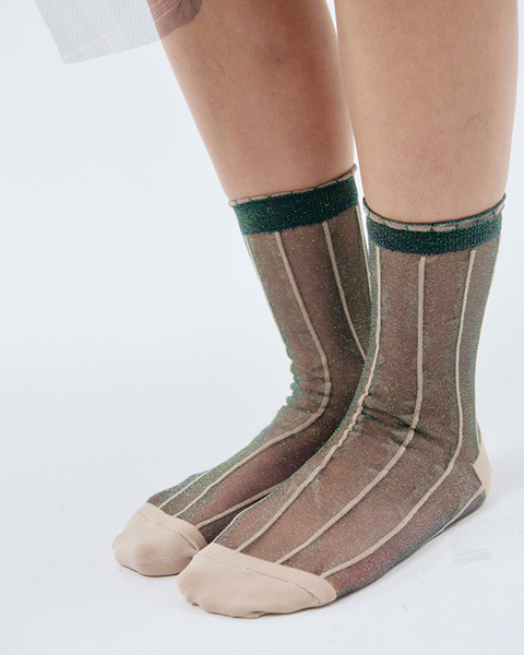 韓国・ソウル発のソックスブランド「I HATE MONDAY（アイヘイトマンデー）」の「Mesh Pearl Socks Beige」