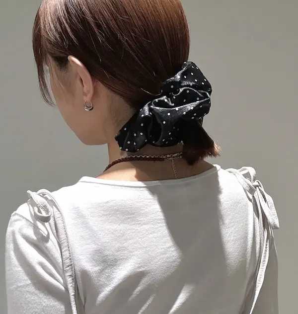 大ぶりな主役級ドットシュシュ