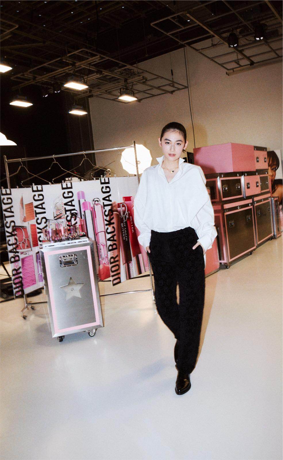 ディオール バックステージ×八木莉可子、多幸感に包まれるピンク メイクにトライ | 写真