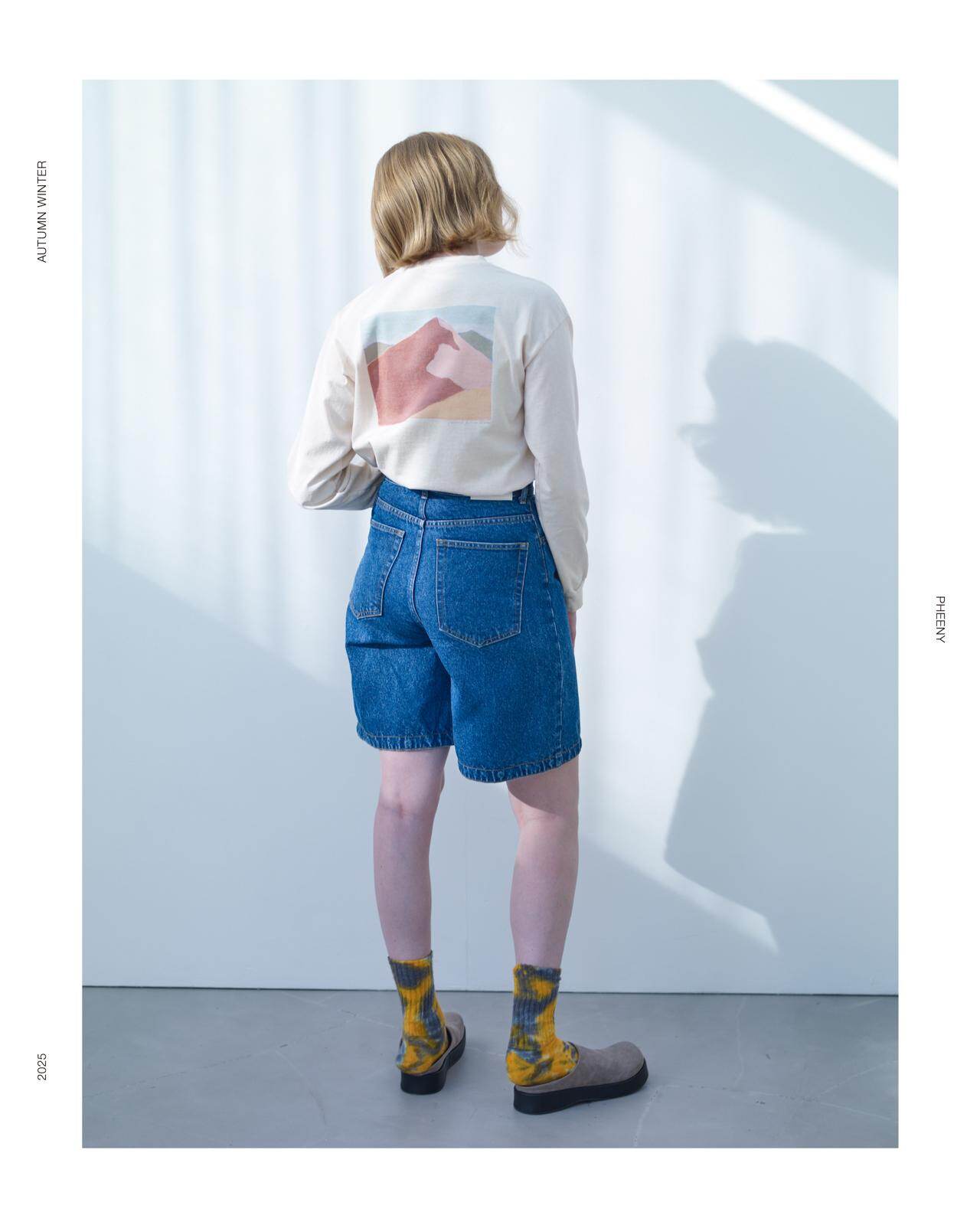 フィーニー 2025-26年秋冬コレクション、柔らかな抜け感のモノトーン｜写真34