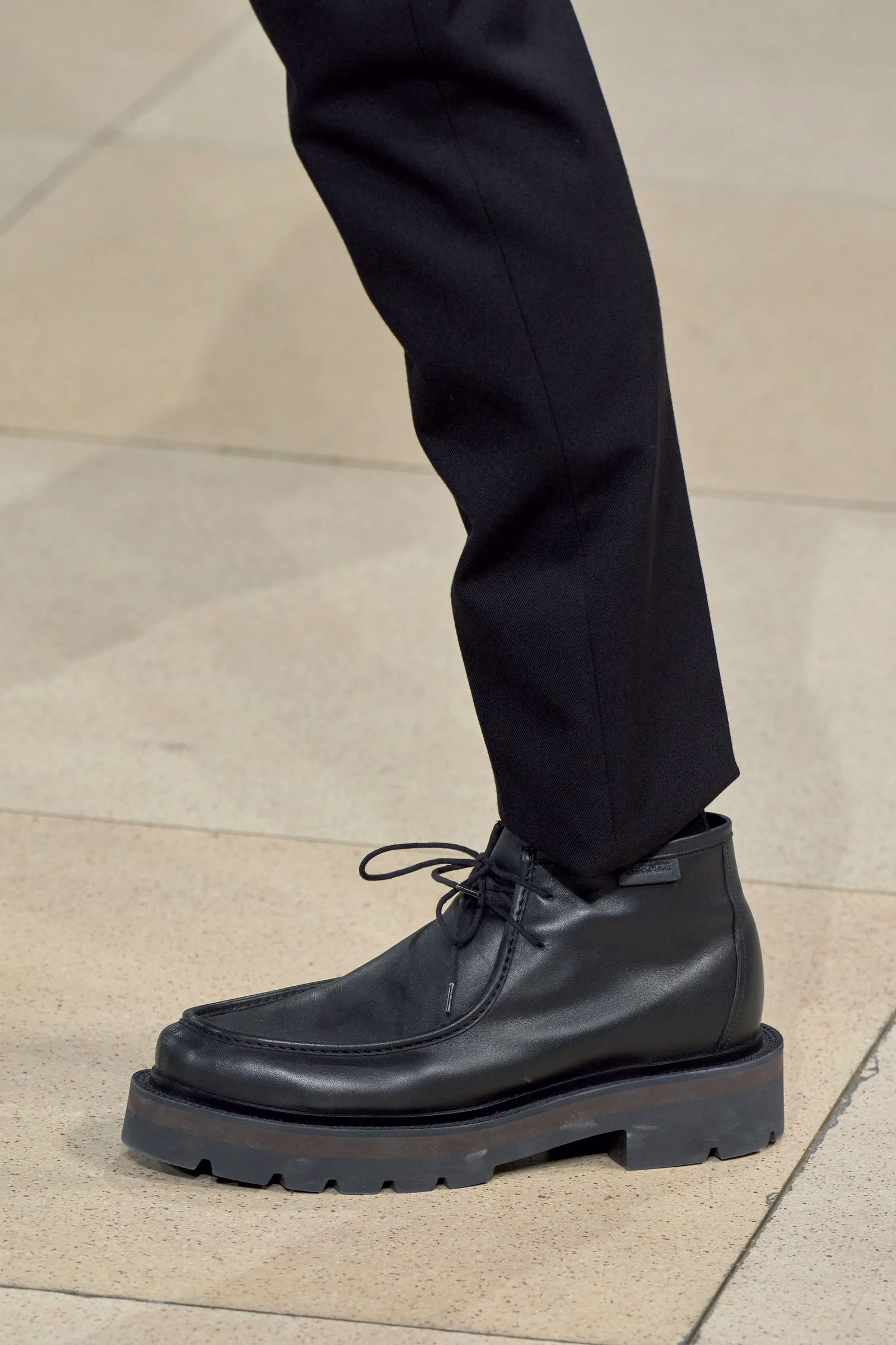 秋冬の最新トレンドワイルド・シック──特集：ファッションの“いま”知る10のこと