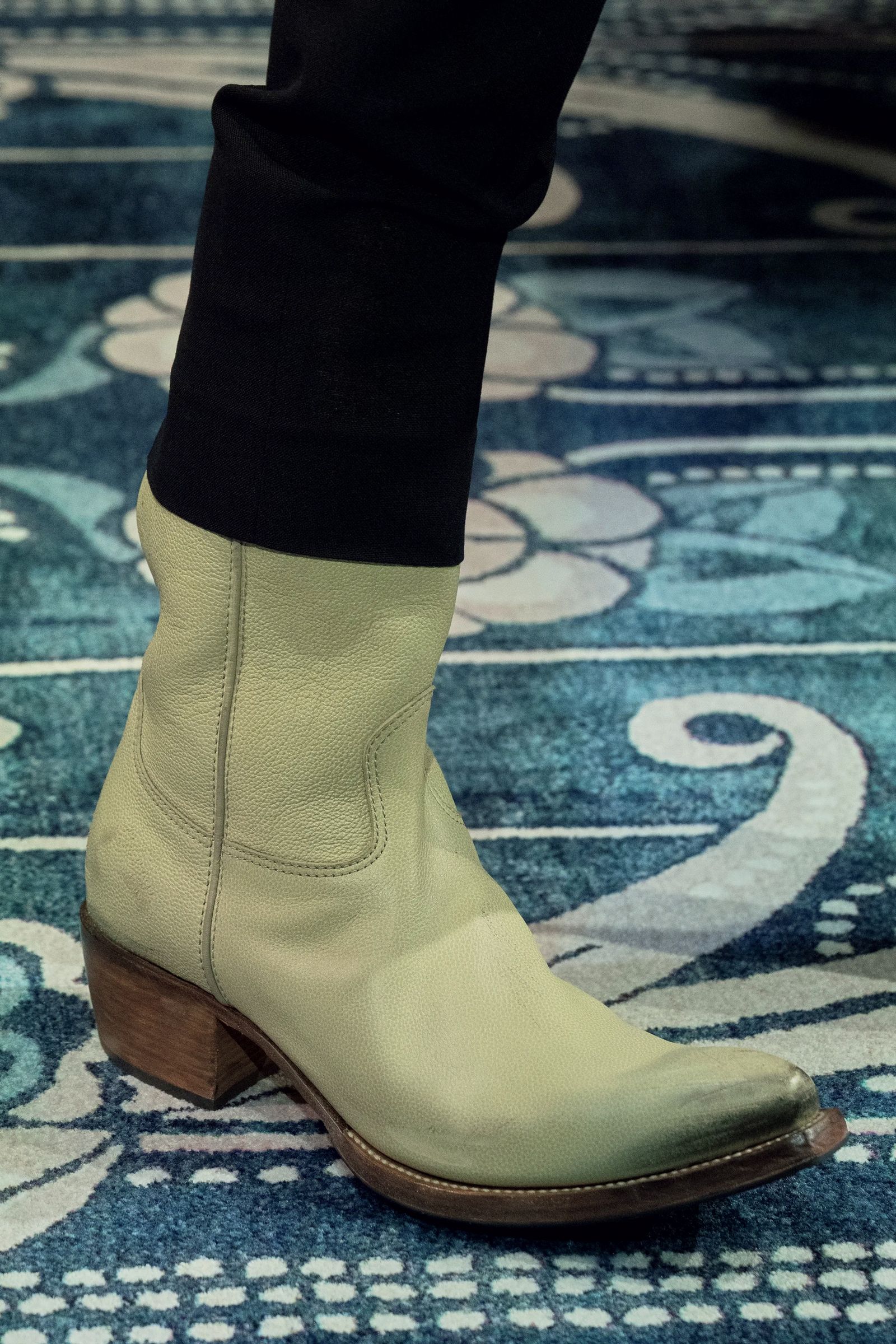 秋冬の最新トレンドワイルド・シック──特集：ファッションの“いま”知る10のこと