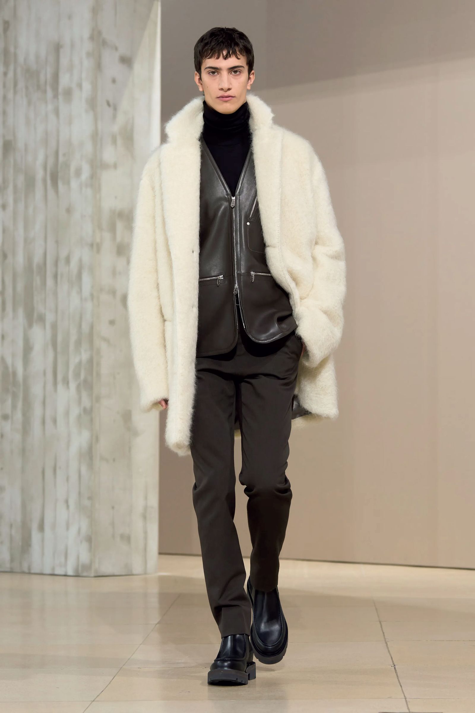 秋冬の最新トレンドワイルド・シック──特集：ファッションの“いま”知る10のこと