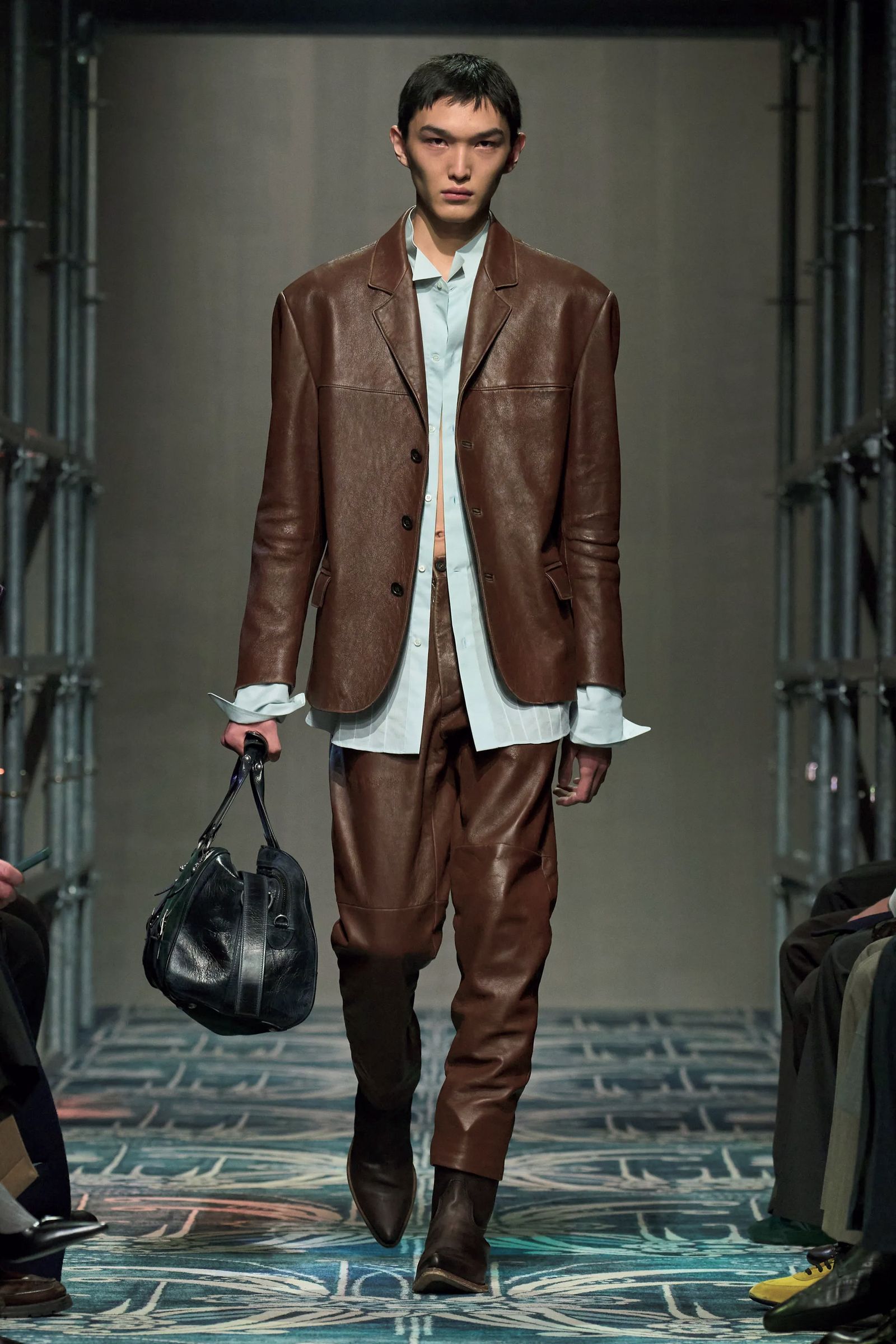 秋冬の最新トレンドワイルド・シック──特集：ファッションの“いま”知る10のこと