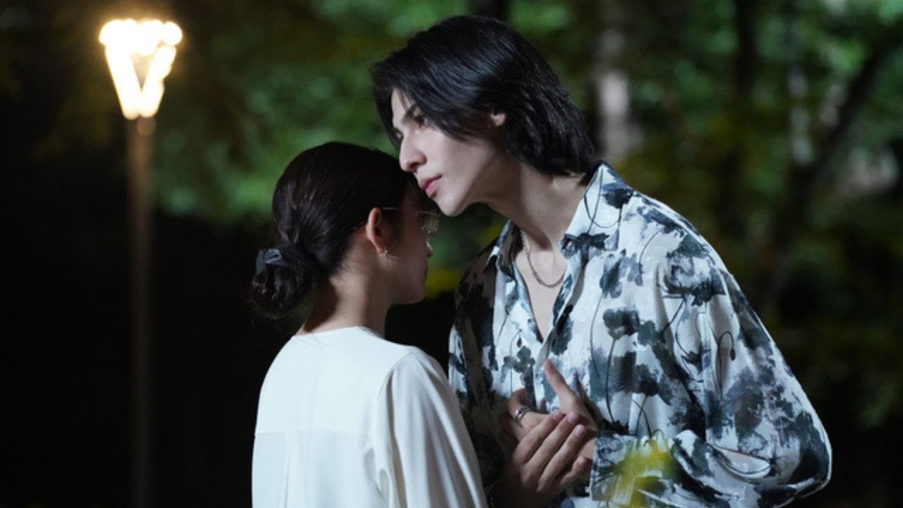 カヲル(ラウール)は自分をかばった愛実(木村文乃)を突然抱きしめる 『愛の、がっこう。』第4話あらすじ カヲル(ラウール)は自分をかばった愛実(木村文乃)を突然抱きしめる 『愛の、がっこう。』第4話あらすじ