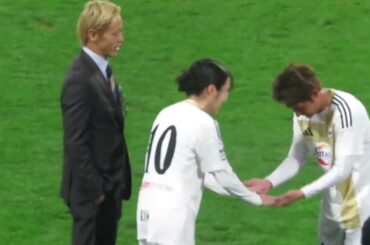 槙野夫人、高梨臨さんをピッチに送り出す本田監督　#槙野引退試合