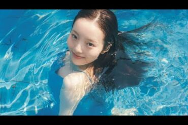 プロフィギュアスケーターで俳優の本田真凜、ドレスを着たまま水に飛び込む願望を実現