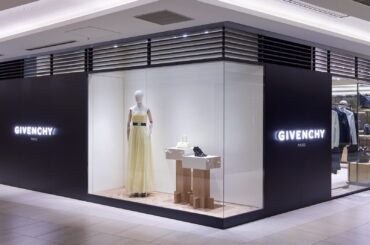 ジバンシィ GINZA SIXがリニューアルオープン | LVMHファッション・グループ・ジャパン合同会社 ジバンシィ ジャパンのプレスリリース