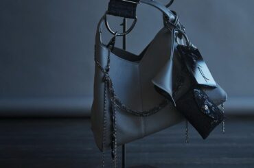 ディスコード ヨウジヤマモト、レザーショルダーバッグ＆インドのビーズ刺繍ポーチ - ファッションプレス