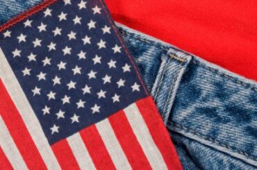 アメリカン・イーグル株急伸　トランプ大統領が広告を称賛、ファッションにも政治色（市場の話題） - ｜QUICK Money World -