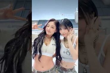 Beep beep beep 🚨 #MOMO #JIHYO #TWICE #트와이스 #THISISFOR #모모 #지효