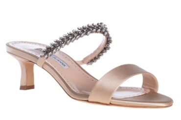 マノロ ブラニク"ボタニカルモチーフ"が煌めく、新作ヒール＆ローファー - ファッションプレス