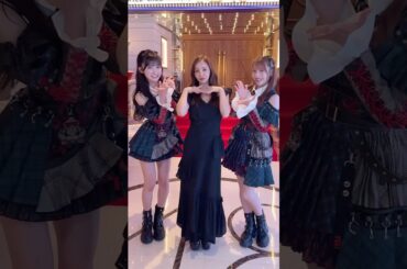 #板野友美 さんと #Everydayカチューシャ 🎀🫧 #長友彩海 #平田侑希 🧡au × AKB48 20thYear💗 Pontaポイントが当たるキャンペーン開催中💡