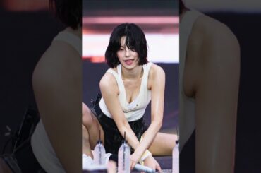 물 만난 예지 #예지 #YEJI #있지 #ITZY #waterbomb