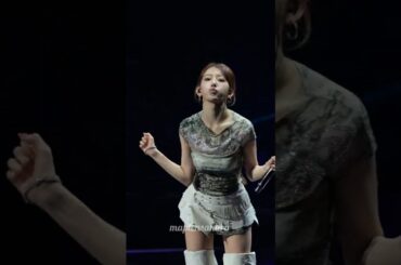 250810 I want your lo-lo-lo-loving #EASY_CRAZY_HOT_IN_BANGKOK #SAKURA #사쿠라 #宮脇咲良 #LE_SSERAFIM #르세라핌