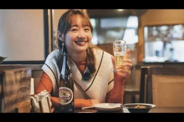 📸🍻🌸【浴衣美人×豪快ビール】「町中華の伝道師」坂ノ上茜、地元アーケードで一気飲みショットが話題沸騰