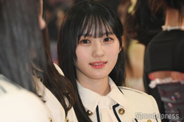 乃木坂46川崎桜、膝上ワンピ姿で美脚披露 愛犬との散歩ショットに「スタイル抜群」「私服可愛い」