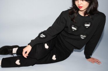 キワンダキワンダ“ハート刺繍”オーダーTシャツ＆スウェットが銀座で、フリルとパールのオプションも - ファッションプレス