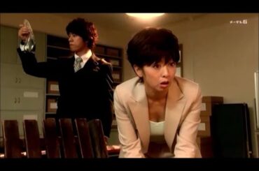 斉藤由貴さん　気になる胸元 ③