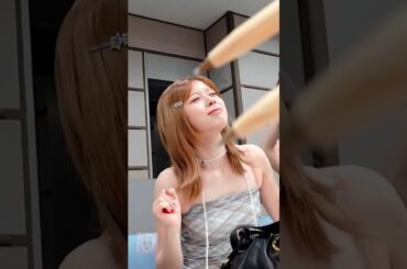 マヤにつままれるくぅちゃん🤣【NiziU RIKU ＆ MAYA】