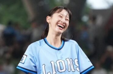 元アイドルが豪快投球→ペコリお辞儀「クッソ美人やな」　虜になるファン続出「投げ方が可愛い」 | Full-Count