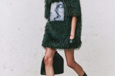 sacaiが2025年秋冬コレクションを発売。モードとアートが交錯する新たな輪郭 | FASHION | FASHION HEADLINE