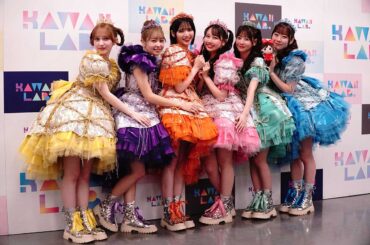 囲み取材に応じたFRUITS ZIPPER【写真：ENCOUNT編集部】