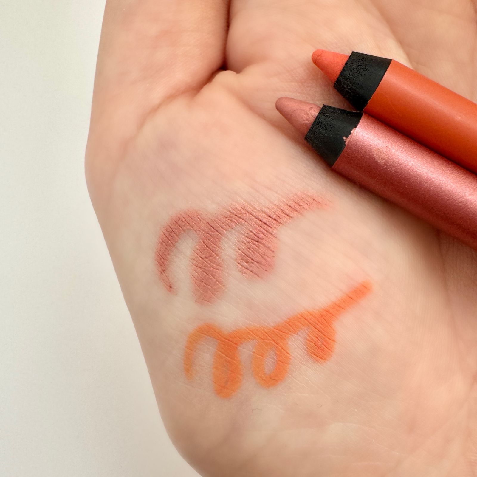 YSL BEAUTY YSL リベレイテッド アイライナー ウォータープルーフ 新2色 上から 11、12 各¥4620