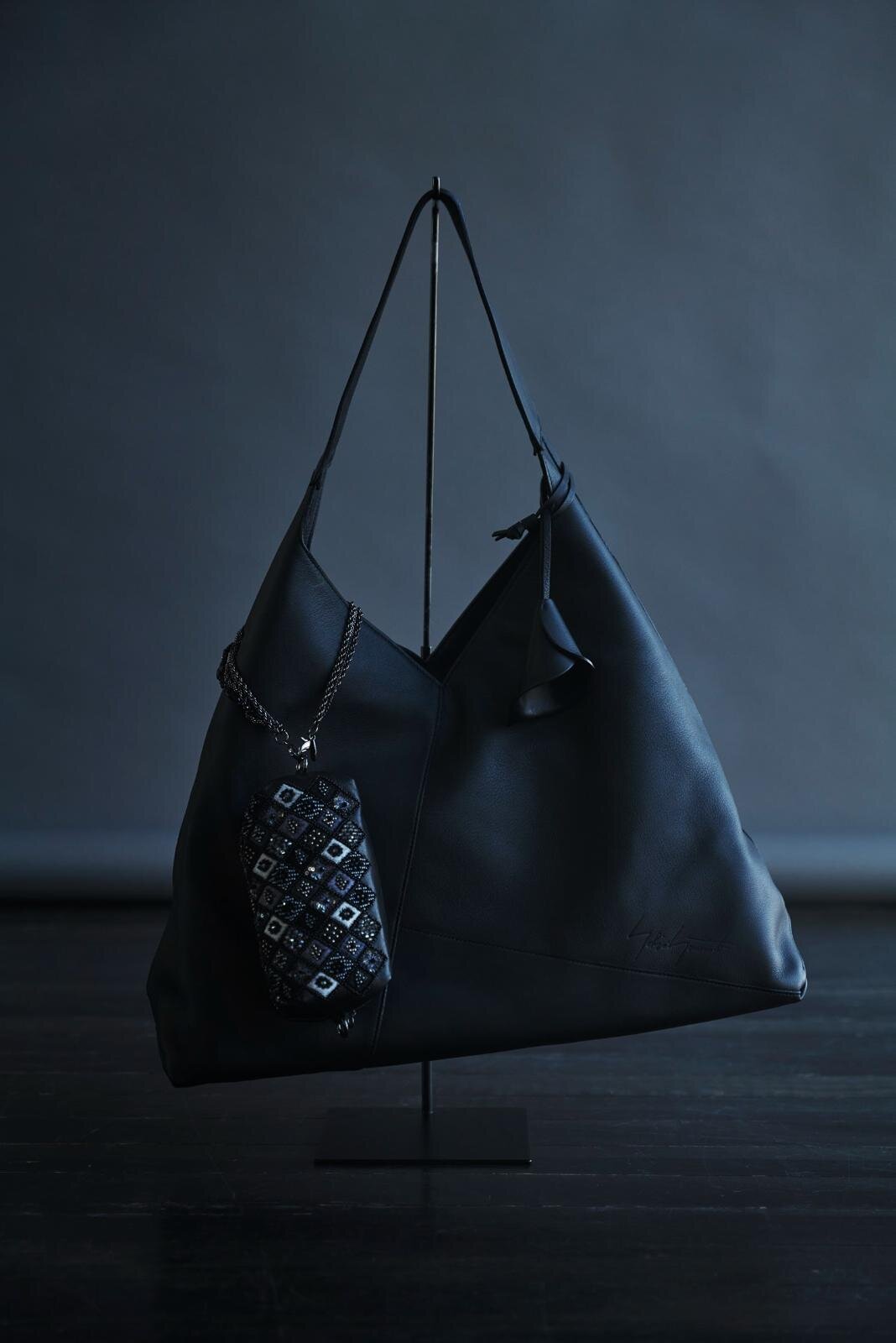 ポリへドロン L + チャーム ポーチ エンブロイダリー 415,800円