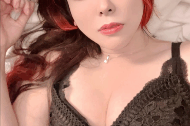 美肌あらわな無防備寝そべりショットにファン悶絶⁉美女プロレスラーの最新インスタショットに注目集まる！ | 話題の投稿 | スポーツブル (スポブル)