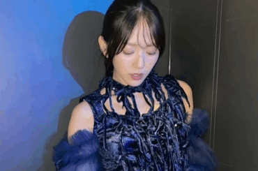 華やかすぎる衣装の数々！鈴木愛理、最新ステージ＆番組ファッションを一挙公開 | 話題の投稿 | スポーツブル (スポブル)