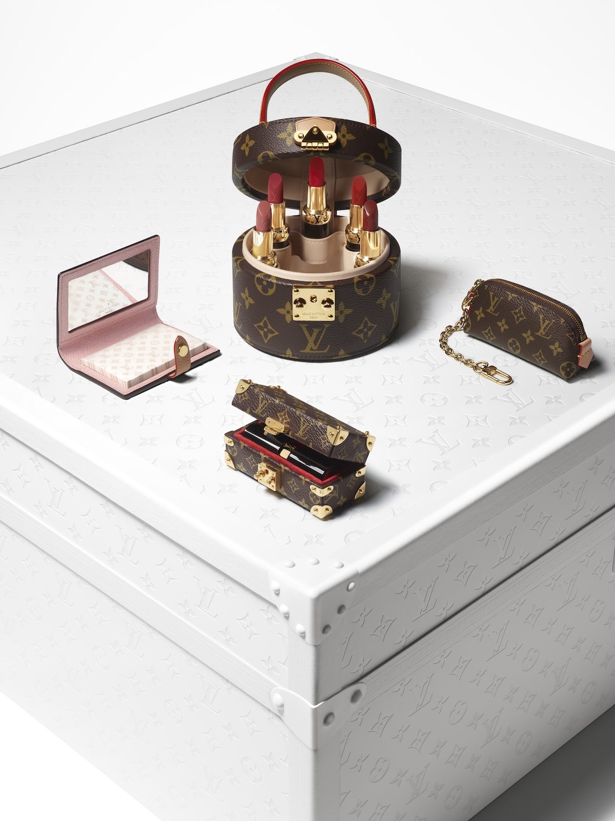 発売を記念したスモールレザーグッズ