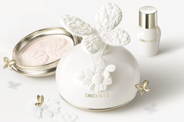 【2025年クリスマスコフレ】「コスメデコルテ」“マルセル ワンダース”の限定パウダー　今年は蝶が舞う花園に着想 - WWDJAPAN