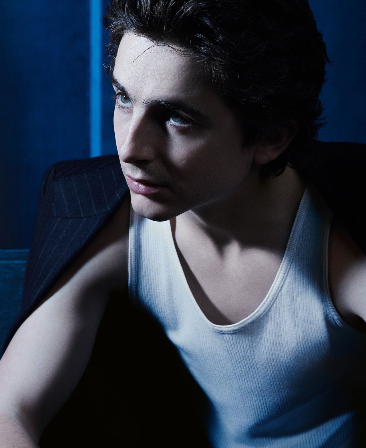 俳優のティモシー・シャラメを起用したシャネルの新作メンズ香水「ブルー ドゥ シャネル レゼクスクルジフ」のキャンペーンビジュアル２