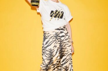 “虎党”夏木マリがトラ柄ファッションでテンションMAX！？ | 話題の投稿 | スポーツブル (スポブル)