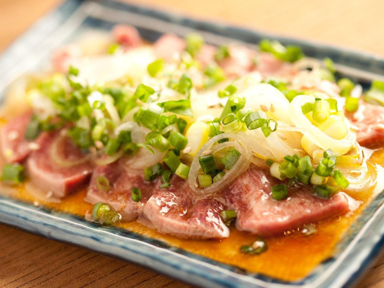もつ焼き煮込み 三六「豚たん刺し」