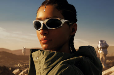 OAKLEYから未来を形にした次世代のアイウェア「Oakley Plantaris Ti」が登場！ - NYLON JAPAN