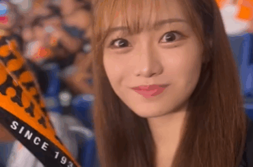 元"巨人公式マスコットガールVENUS"のアイドル、可愛すぎるユニ姿のジャイアンツ応援デート風ムービーにファン歓喜！ | 話題の投稿 | スポーツブル (スポブル)