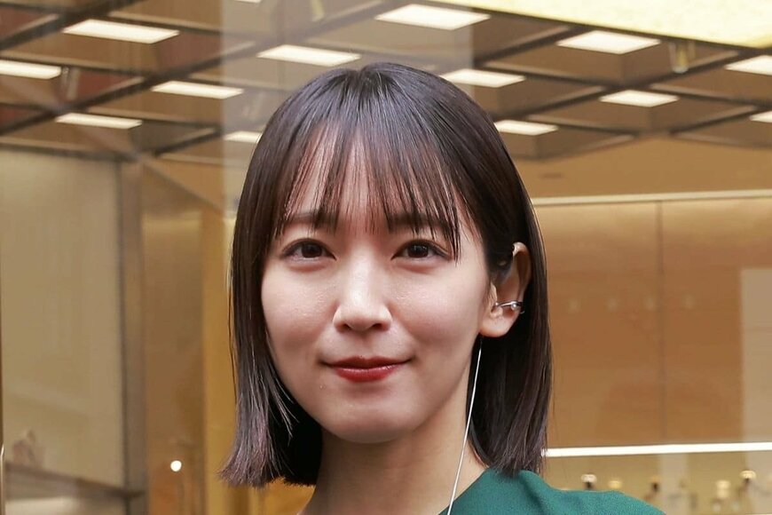 吉岡里帆　美スタイル披露した“幻の表紙”を公開「努力の成果」「最高にきれい」「美しすぎる」と話題に
