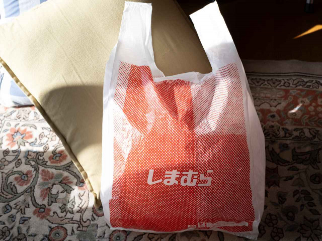 【しまむらの白】が可愛いーーーッ♡ 2,000円以下で買える！「ワンピ & サロペ」