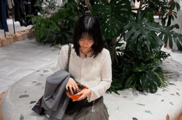 制服風スカートが話題！10代アイドルが見せた私服コーデに反響 | 話題の投稿 | スポーツブル (スポブル)