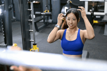 "鏡越しのビューティ"にファンメロメロ⁉美女テニスプレイヤー、美肌あらわスポブラトレーニングショットに注目！ | 話題の投稿 | スポーツブル (スポブル)