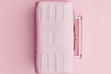 リモワからブランド初のレザーバッグコレクション「GROOVE」登場。日常に溶け込むアイコンの進化 | FASHION | FASHION HEADLINE