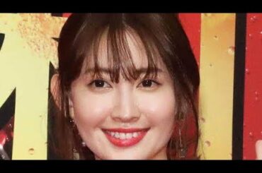 ３７歳・小嶋陽菜のＭステ衣装「えぐい」とくぎ付け「すげ～」「たまらん」「スタイル」「優勝すぎる」